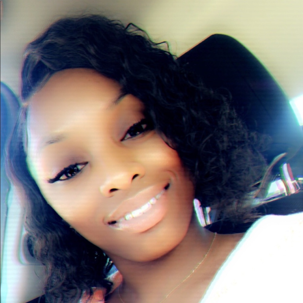 Meet your Posher, April